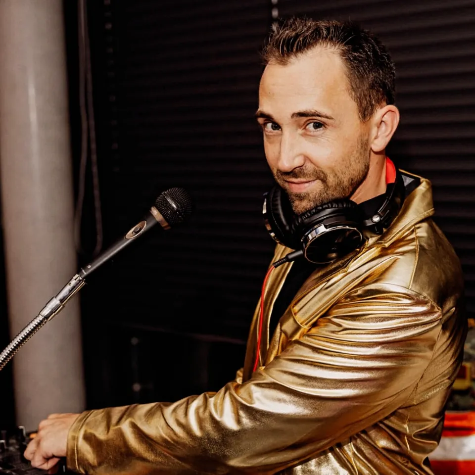 DJ Volker