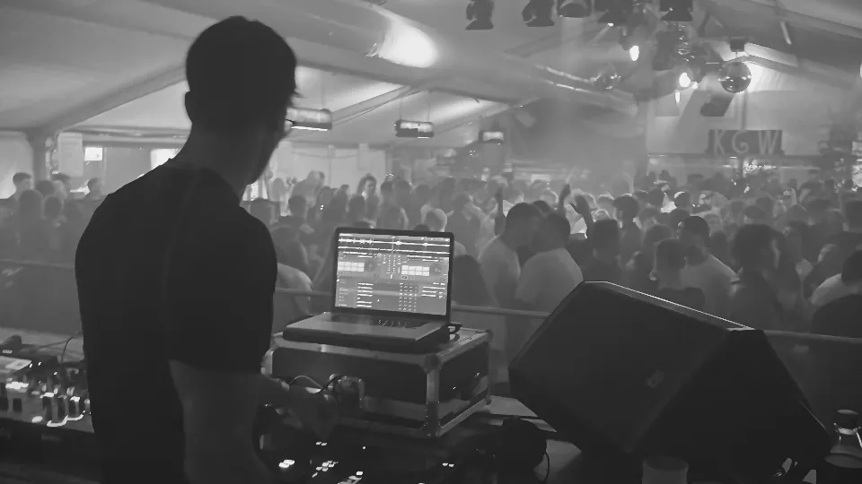 DJ Jona Elias - Bild 4