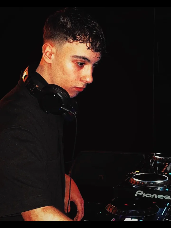 DJ Ricardo